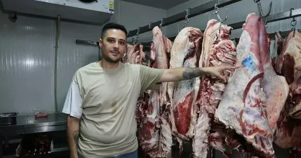 Adana haberleri At ve eşek etleri ortalığı karıştırdı! Adanalılar denetimin arttırılmasını istiyor 01 Haziran 2025
