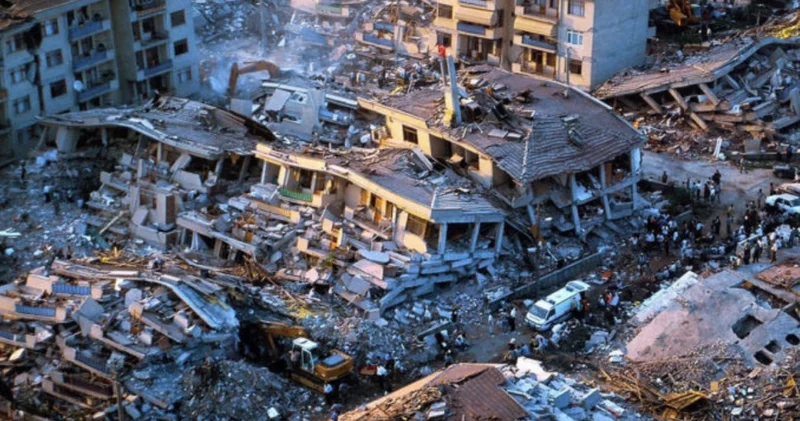 Depremde 43 kişiye mezar olmuştu! Savcı mütalaada bulunmadı, salondan çıktı
