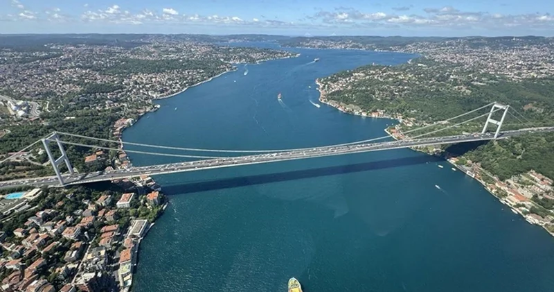 İstanbul Boğazı nda gemi trafiği çift yönlü askıya alındı