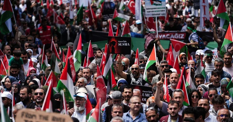 İstanbul da Gazze ye destek yürüyüşü düzenlendi