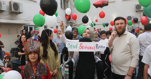 Kas hastası Raziye nin isteği; Filistin bayrağını simgeleyen balonlar gökyüzüne bırakıldı Denizli Haberleri