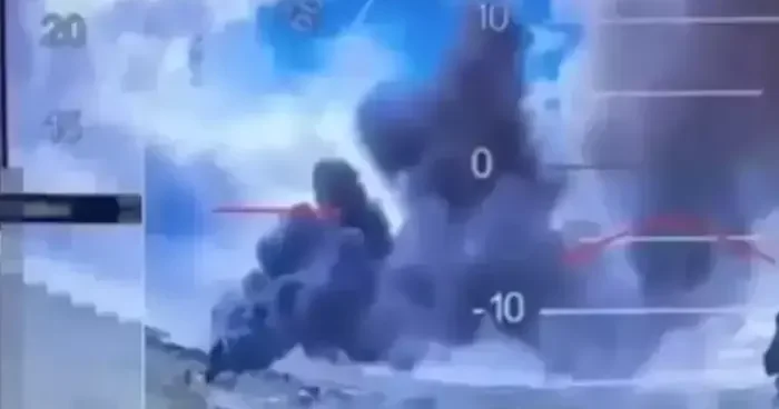 Barış zirvesi önce dronlar havalandı! Ukrayna, Rus bombardıman uçaklarını vurduğunu duyurdu: Topluca yanıyor