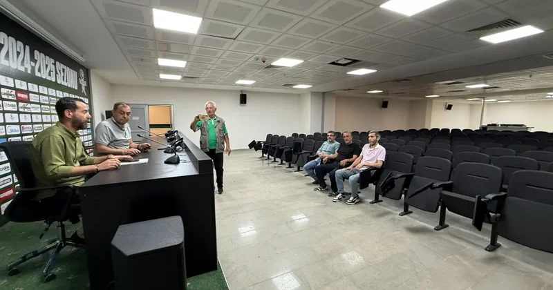 Süper Lig efsanesi hiç olmadığı kadar yalnız: Sadece 3 kişi salona geldi
