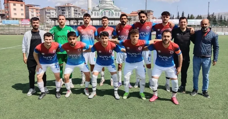 Kahta mucizeyi başardı: Derbide 4 attılar, son anda lige tutundular