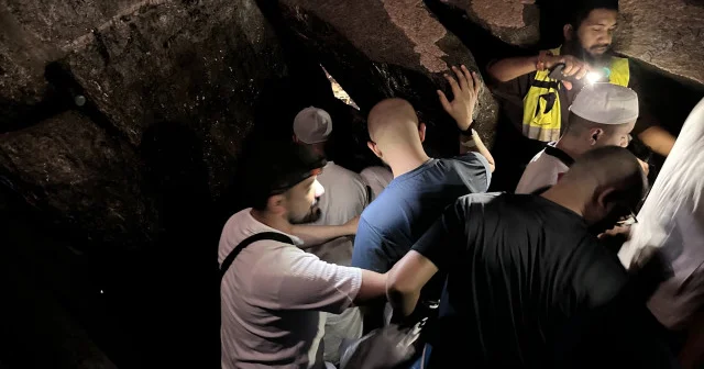 Hacı adayları Nur Dağı ndaki Hira Mağarası nı ziyaret etmenin heyecanını yaşıyor VİDEO İZLE