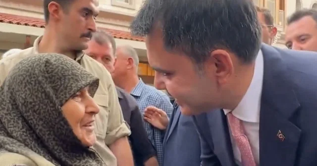 Bakan Kurum Konya da sevgiyle karşılandı: Seni alnından öpeceğim VİDEO İZLE