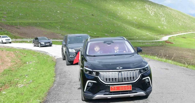Ardahan’da köy yolları asfalt yerine beton kullanılarak yenileniyor