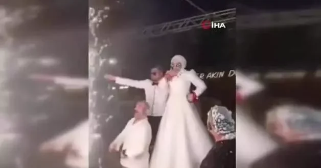 Düğündeki meşale şovu az kalsın gelini yakıyordu