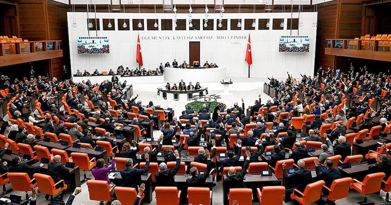 15 saat 15 dakika sürdü: 10. Yargı Paketi komisyonda kabul edildi! Sözcü Gazetesi