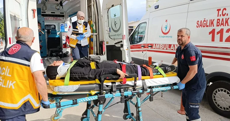 Bursa’da otomobil motosiklete çarptı: Biri çocuk 3 yaralı