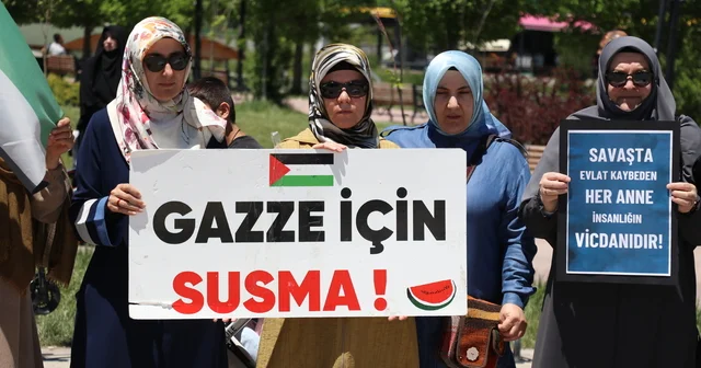 Ağrı da kadınlar İsrail in Gazze ye yönelik saldırılarına tepki gösterdi Ağrı Haberleri