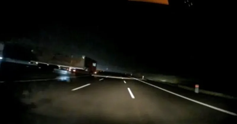 TEM de korku dolu dakikalar! Tır faciaya davetiye çıkardı: O anlar kamerada