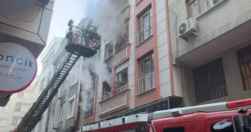 Zeytinburnu’nda 1 inci kattaki yangında bir çocuk komşuların açtığı çarşafa atlayarak yaralandı