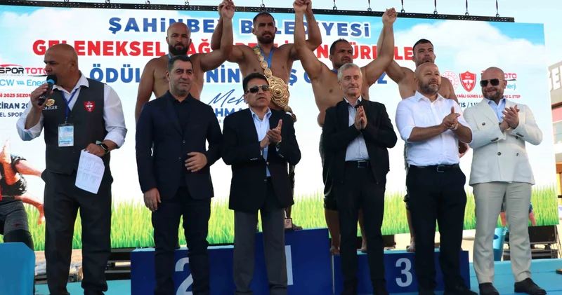 Türkiye Yağlı Güreş Ligi nin Şahinbey etabını Feyzullah Aktürk kazandı
