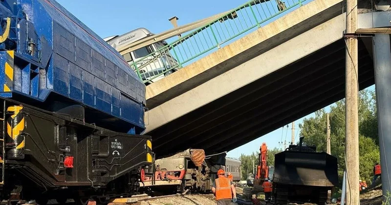 Rusya da tren kazası! İki köprü çöktü: 7 ölü