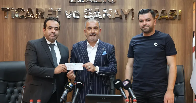 Anaların ak sütü gibi helal dedi, 10 milyon TL lik çeki kulübe bağışladı
