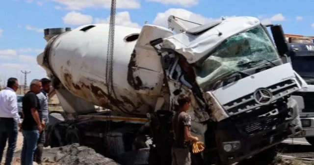 Nevşehir de beton mikseri devrildi VİDEO İZLE
