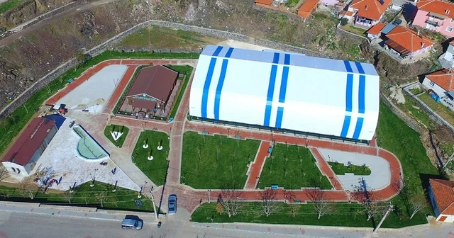 Eski Manisa Büyükşehir Belediye Başkanı Mimar Ferdi Zeyrek in adı spor tesisine verildi Manisa Haberleri