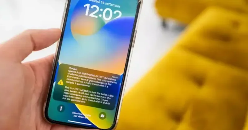 Üçüncü Dünya Savaşı na hazırlanıyorlar! İngiltere deki bütün telefonlara gönderilecek!