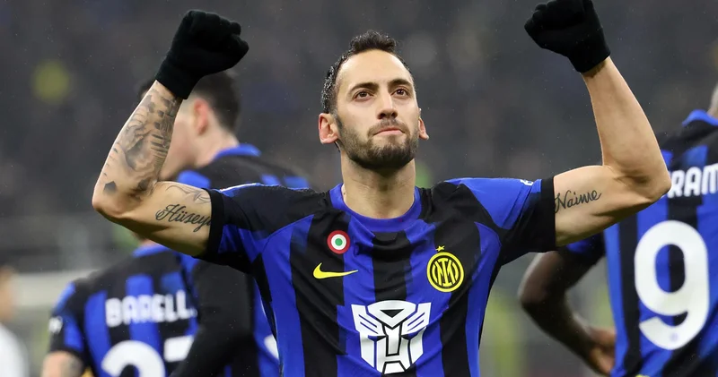 Hakan Çalhanoğlu ndan flaş açıklamalar: Tarih her zaman dimdik duranları hatırlar, en çok ses çıkaranları değil
