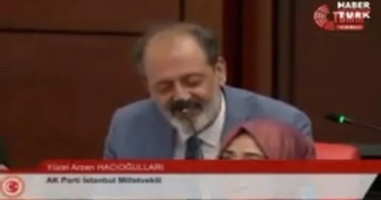 Salavat getirerek tepki gösterdi