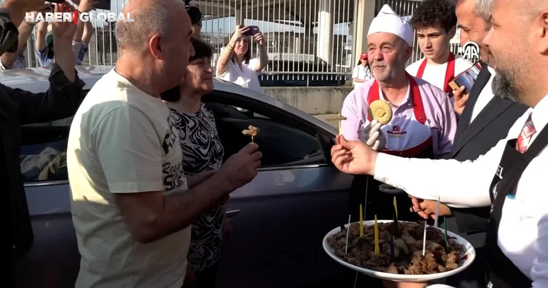 Kapıkule den yurda giriş yapan gurbetçilere renkli karşılama
