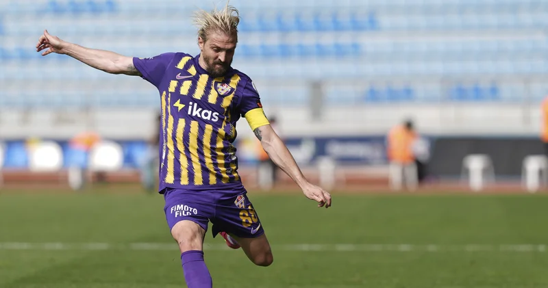 Caner Erkin resmen Sakaryaspor da! Futbol Haberleri
