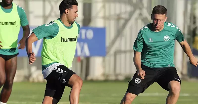 Konyaspor kaleci Slowik ile yollarını ayırdı, kadrosuna da 2 yeni futbolcu kattı