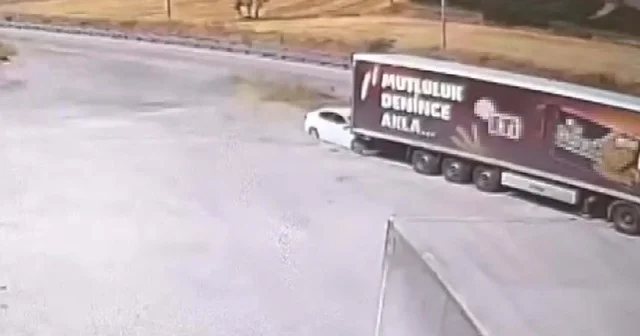 TIR a çarpan otomobildeki baba ve 3 çocuğu öldü Manisa Haberleri