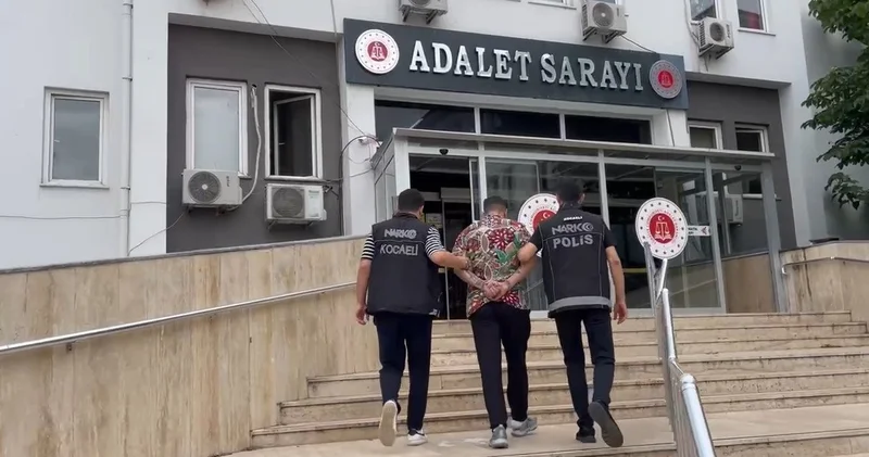 Aracını uyuşturucu deposuna çevirdi