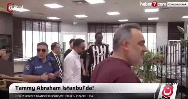 Beşiktaş ın yeni yıldızı Beşiktaş için savaşırım diyen yavru kartalla buluştu