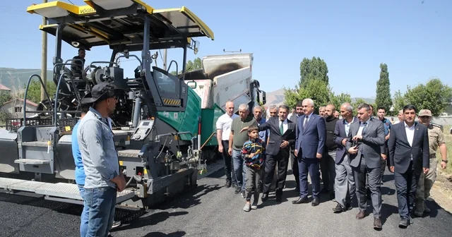 Muş ta 26 köy yolu sıcak asfaltla kaplanıyor Muş Haberleri