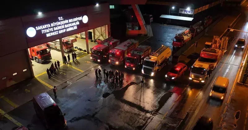 Sakarya dan Manisa daki orman yangınına destek ekibi