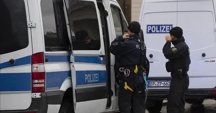 Bavyera’da bıçaklı saldırıda 1 kişi öldü 3 yaralı