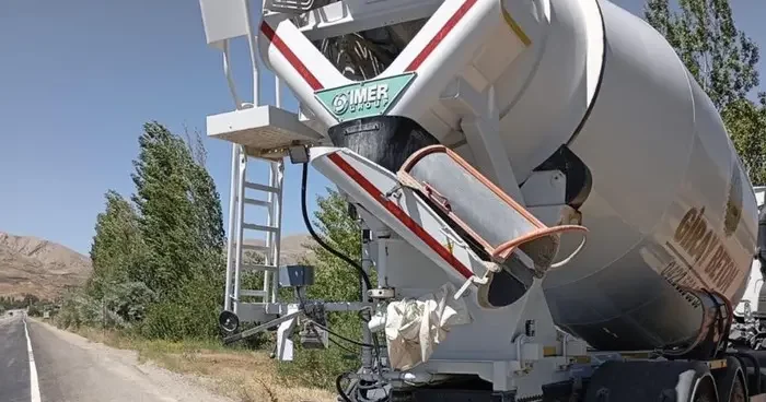 Beton mikser ile motosiklet çarpıştı: 1 kişi yaralandı