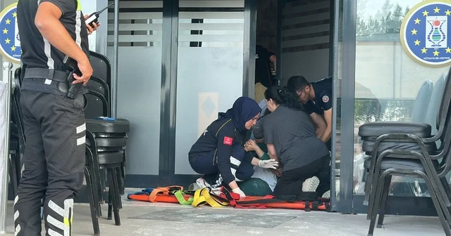 Kütahya da lokalin asma tavanı çöktü; 1 yaralı Kütahya Haberleri