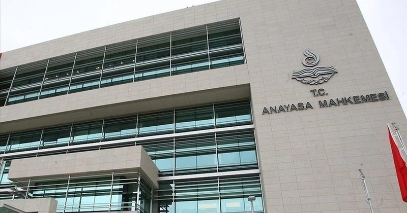 AYM uzayan boşanma davalarında hak ihlali verdi