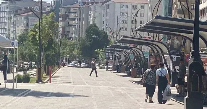 Elazığ da kavurucu sıcaklar devam ediyor: Uzmanlardan kritik uyarılar...