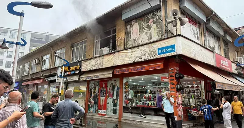 Rize’de elektrik dağıtım şirketinin ofisi yandı