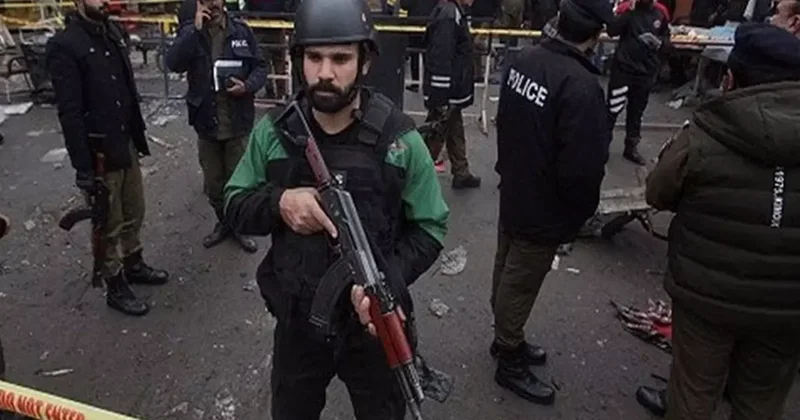 Pakistan da Polis Noktasına Saldırı: 5 Ölü