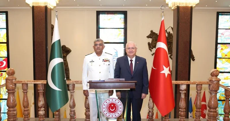 Bakan Güler, Pakistan Deniz Kuvvetleri Komutanı Oramiral Naveed Ashraf’ı kabul etti