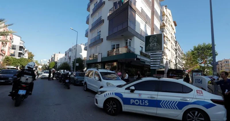 Antalya da kan donduran olay! Yaşadığı dairede boğazı kesilmiş olarak bulundu