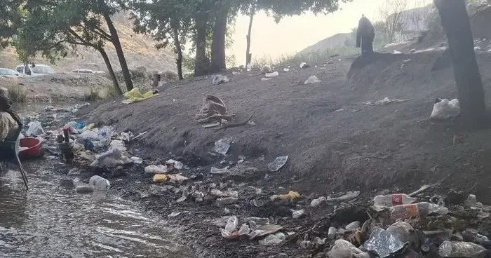 Piknik alanı çöplüğe döndü