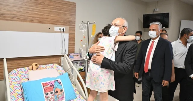 Kılıçdaroğlu, cezaevinde tutuklu Böcek ve Kara yı ziyaret etti (2) Antalya Haberleri