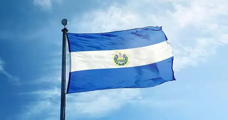 El Salvador da devlet başkanına sınırsız adaylık yolunu açan yasa teklifi meclisten geçti