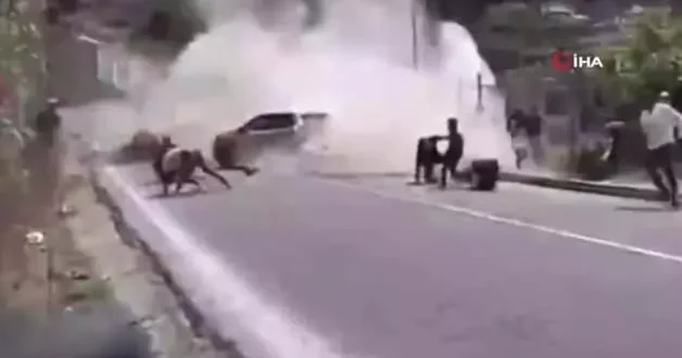 Ekvador da feci kaza! Ralli aracı kalabalığın arasında daldı: 2 ölü, 18 yaralı