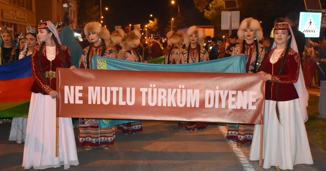 Karaman da 7. Uluslararası Türk Dünyası Şöleni çerçevesinde yürüyüş düzenlendi Karaman Haberleri