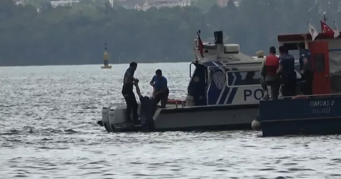 Vatandaşlar fark etti, deniz polisi kurtardı