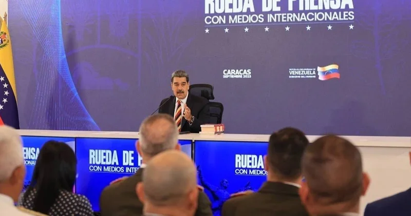 Maduro dünyaya seslendi: ABD savaş gemileri Venezuela için kanlı bir tehdit