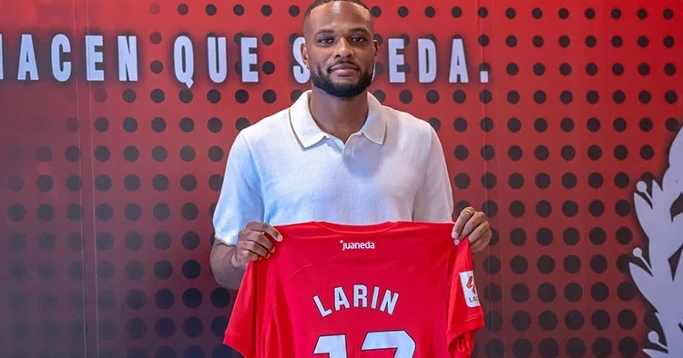 Beşiktaş’ın eski golcüsü Cyle Larin, Hollanda devine transfer oluyor